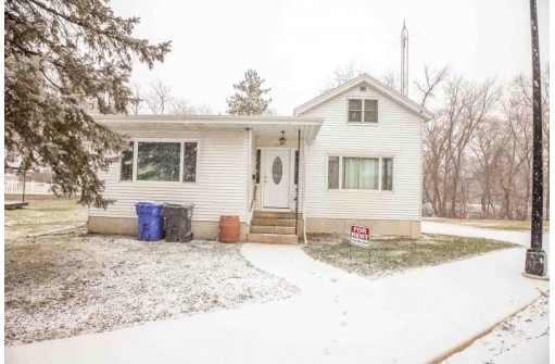 549 Manning St, Columbus, WI 53925