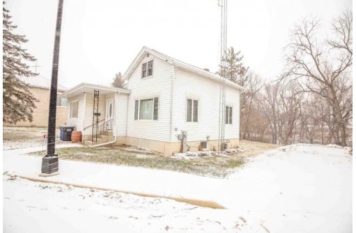 549 Manning St, Columbus, WI 53925