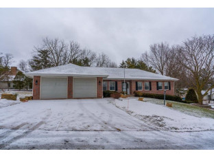 926 S Holt Cir Madison, WI 53719-3033