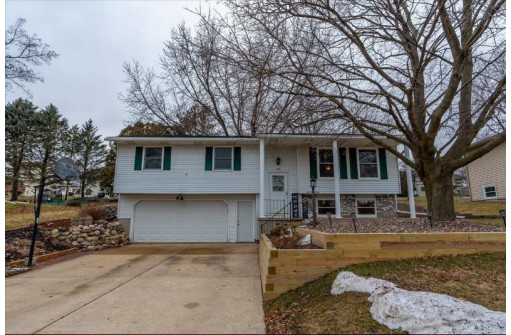 608 Acker Pky, DeForest, WI 53532