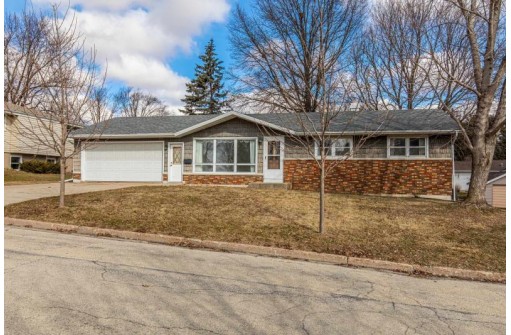 917 3rd St, Monroe, WI 53566