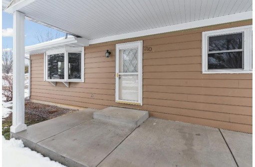 210 Greenview Ave, Monticello, WI 53570