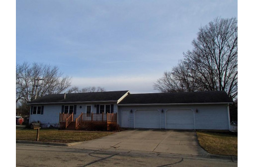 818 20th St, Monroe, WI 53566