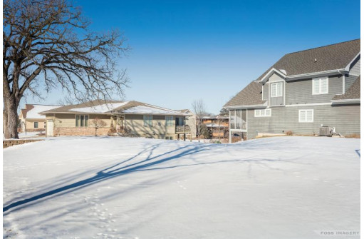 11 Arboredge Way, Fitchburg, WI 53711