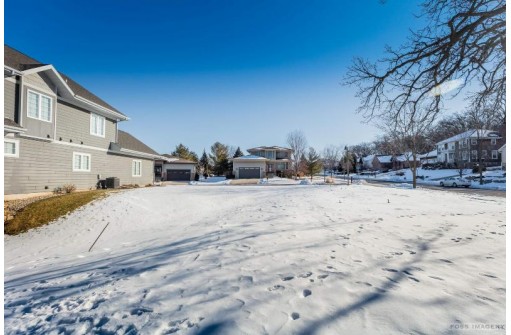 11 Arboredge Way, Fitchburg, WI 53711