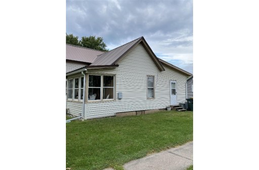 611 N Congress St, Richland Center, WI 53581