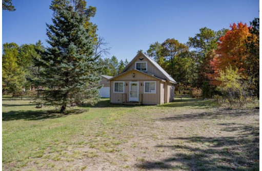 N8268 Poplar Ln, New Lisbon, WI 53950