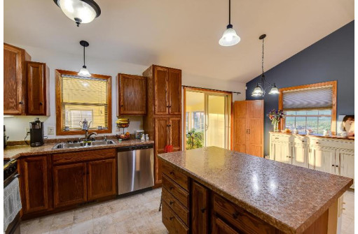 3720 Millstone Ln, DeForest, WI 53532