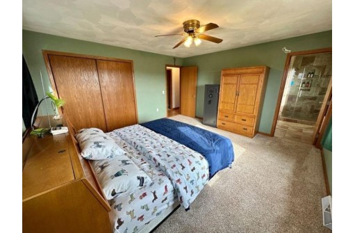 W4791 Pembridge Tr, Monroe, WI 53566