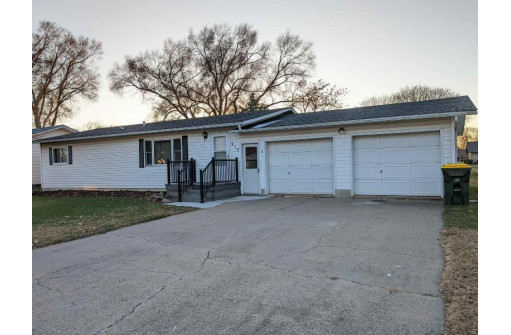 213 N State St, Prairie Du Chien, WI 53821