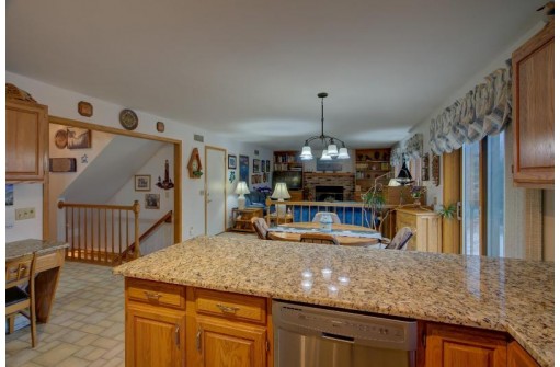 1206 Falcon Ct, Middleton, WI 53562