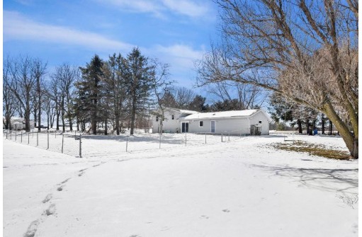 2720 Church St, Cottage Grove, WI 53527