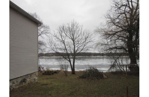 W6001 Lake St, Montello, WI 53949