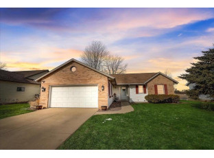 832 Edgemore Dr Sun Prairie, WI 53590