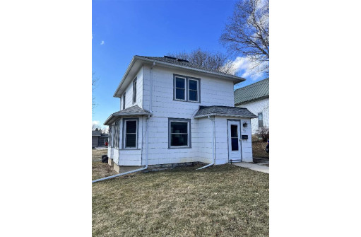 459 S Jefferson St, Lancaster, WI 53813