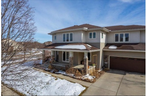 807 Sunrise Bay, Waunakee, WI 53597