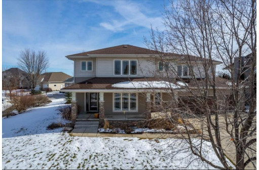 807 Sunrise Bay, Waunakee, WI 53597