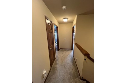 290 S Goldenrod Dr, Sun Prairie, WI 53590