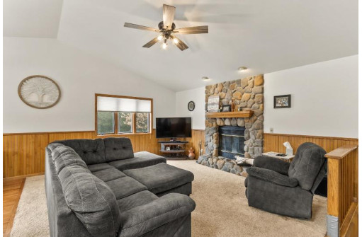 N9875 Pine Aire Dr, Wisconsin Dells, WI 53965