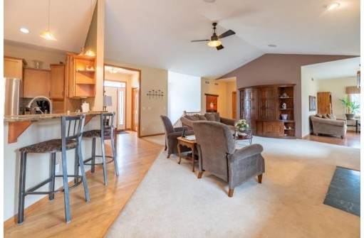 3057 Viking Pass, Sun Prairie, WI 53590