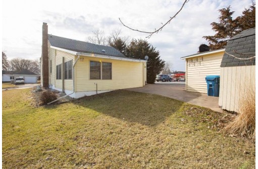 63 Bean St, Benton, WI 53803