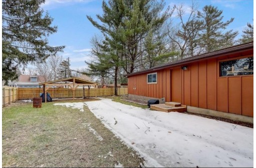 510 Cedar St, Wisconsin Dells, WI 53965