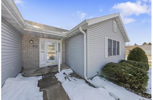 698 Ridge View Ln, Oregon, WI 53575