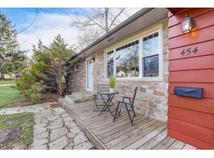 454 Charles Ln Madison, WI 53711