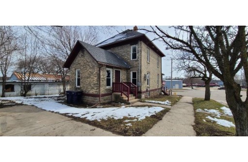 1120 W Court St, Janesville, WI 53548