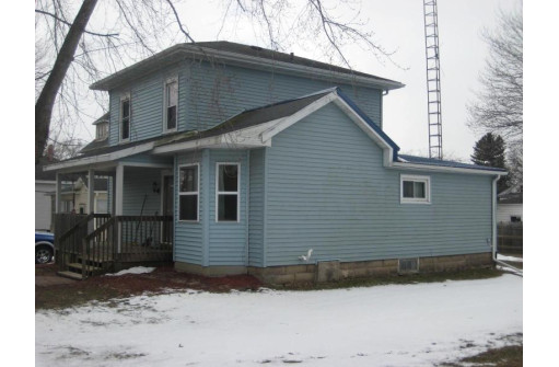 125 N Grand St, Markesan, WI 53946