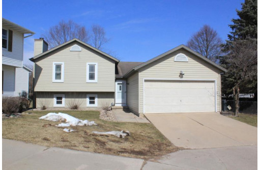 688 Grace St, Verona, WI 53593