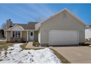 1007 Monteray Ln Waunakee, WI 53597