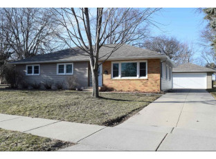 530 Kelly St Sun Prairie, WI 53590