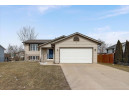 1229 Valleyridge Dr, Lake Mills, WI 53551