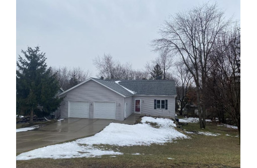 N2764 Cross St, Lodi, WI 53555