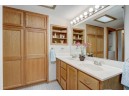 2 Maple Wood Ln 23, Madison, WI 53704