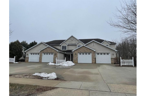 5631 Osborn Dr, McFarland, WI 53558