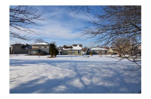 7323 Arctic Fox Dr, Madison, WI 53719