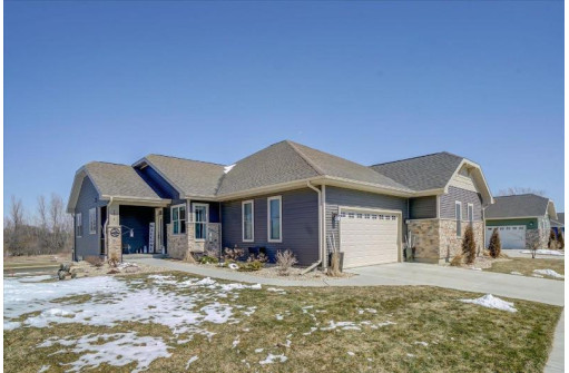 3016 Bronze Leaf Ln, Sun Prairie, WI 53590