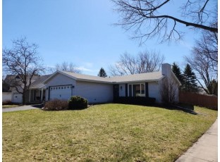 1 Newbury Cir Madison, WI 53711