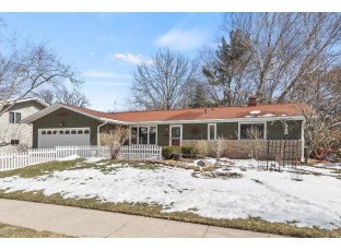 1605 Tarragon Dr Madison, WI 53716