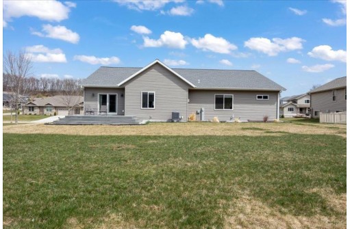 210 Osprey Ln, Black Earth, WI 53515