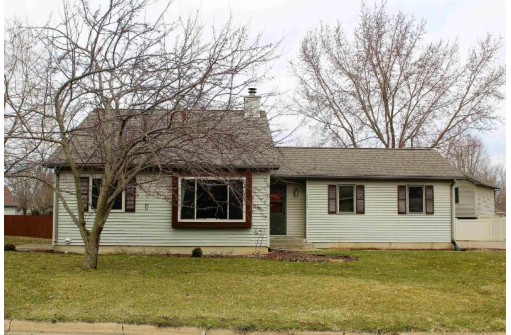 1711 Bow St, Tomah, WI 54660