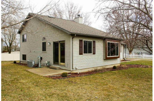 1711 Bow St, Tomah, WI 54660