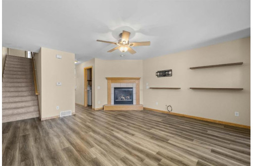 1199 St Albert The Great Ct, Sun Prairie, WI 53590