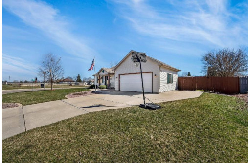 116 Belle Ave, Belleville, WI 53508