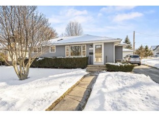 204 Fairview Ct Waunakee, WI 53597