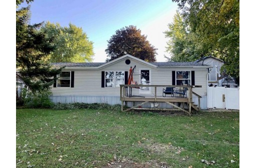 N8232 Stoney Point Rd, Beaver Dam, WI 53916