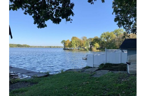 N8232 Stoney Point Rd, Beaver Dam, WI 53916