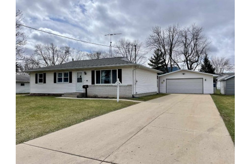 1503 W 6th Ave, Brodhead, WI 53520